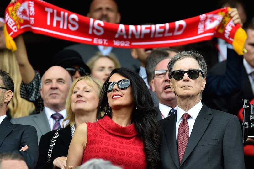 约翰·W·亨利(John W.Henry)等。 冒充为相机